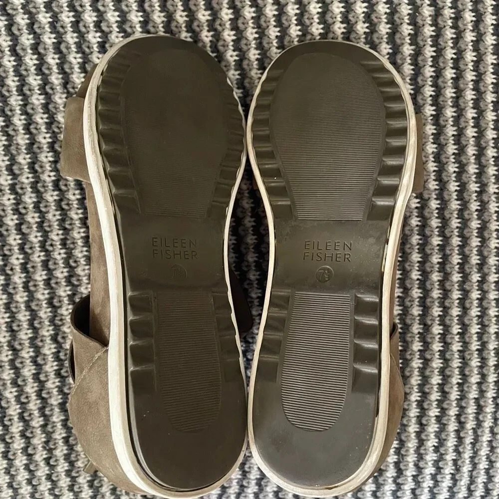 Eileen Fisher Viv women’s shoe size 7.5 green wedge sandal